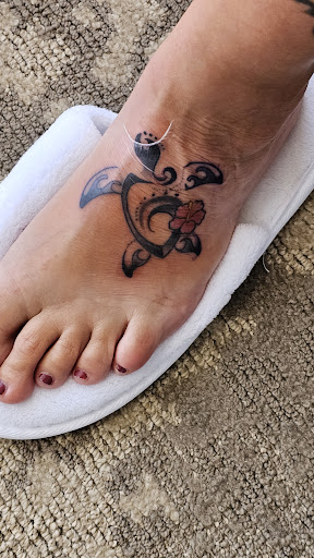 Explore family tattoo ideas, creative tattoo ideas in Honolulu, available at Tattoolicious Tattoo Waikiki