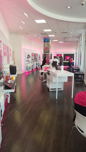 Cell Phone Store «T-Mobile», reviews and photos, 7525 166th Ave NE, Redmond, WA 98052, USA