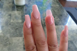 best nails and spas