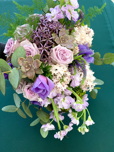 Florist «Petals & Vines», reviews and photos, 410 Main St E, Monmouth, OR 97361, USA