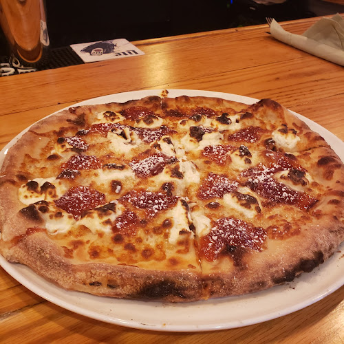 #1 best pizza place in Newark - Ellie's Bistro