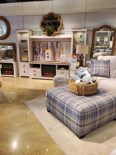 Furniture Store «Ashley HomeStore», reviews and photos, 2915 N Dale Mabry Hwy, Tampa, FL 33607, USA