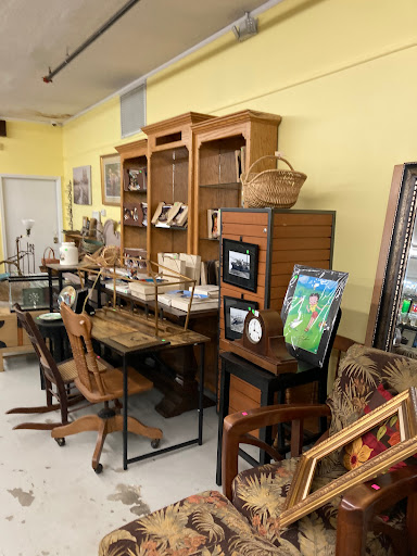 Second Hand Store «Animal Helpers ReTAIL», reviews and photos, 1601 Savannah Hwy, Charleston, SC 29407, USA