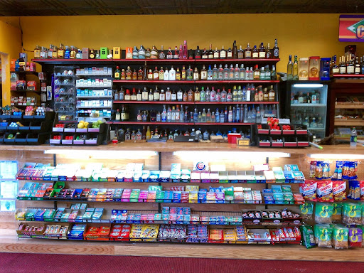 Liquor Store «Gold Crown Liquors Store», reviews and photos, 3425 N Clark St, Chicago, IL 60657, USA