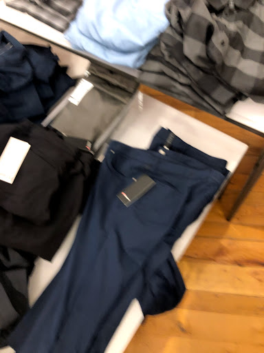 Sportswear Store «lululemon», reviews and photos, 1304 Burlingame Ave, Burlingame, CA 94010, USA