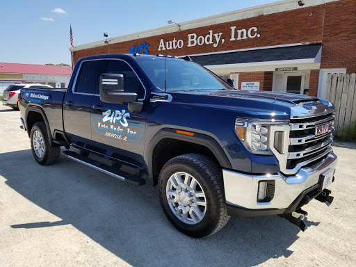 Zip's Auto Body Inc in Rochelle, Illinois