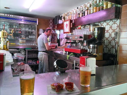 Bar Mercado - C. José Payán Garrido, 1, 41920 San Juan de Aznalfarache, Sevilla, Spain