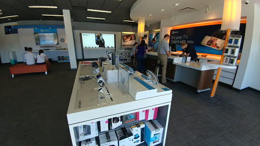 Cell Phone Store «AT&T», reviews and photos, 2001 E Greyhound Pass #6, Carmel, IN 46033, USA