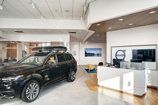 Car Dealer «Howard Orloff Volvo», reviews and photos, 1924 N Paulina St, Chicago, IL 60622, USA