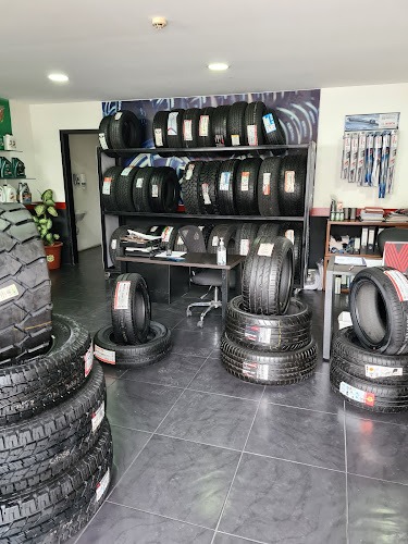 Opiniones de Tire House (Solca) en Quito - Tienda de neumáticos