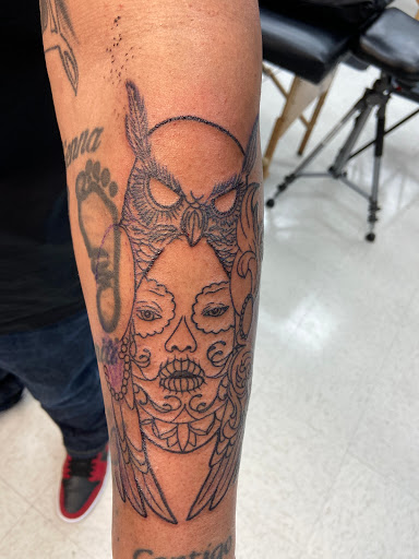 Tattoo Shop «Diamond Tattoos», reviews and photos, 7870 Culebra Rd #23, San Antonio, TX 78251, USA