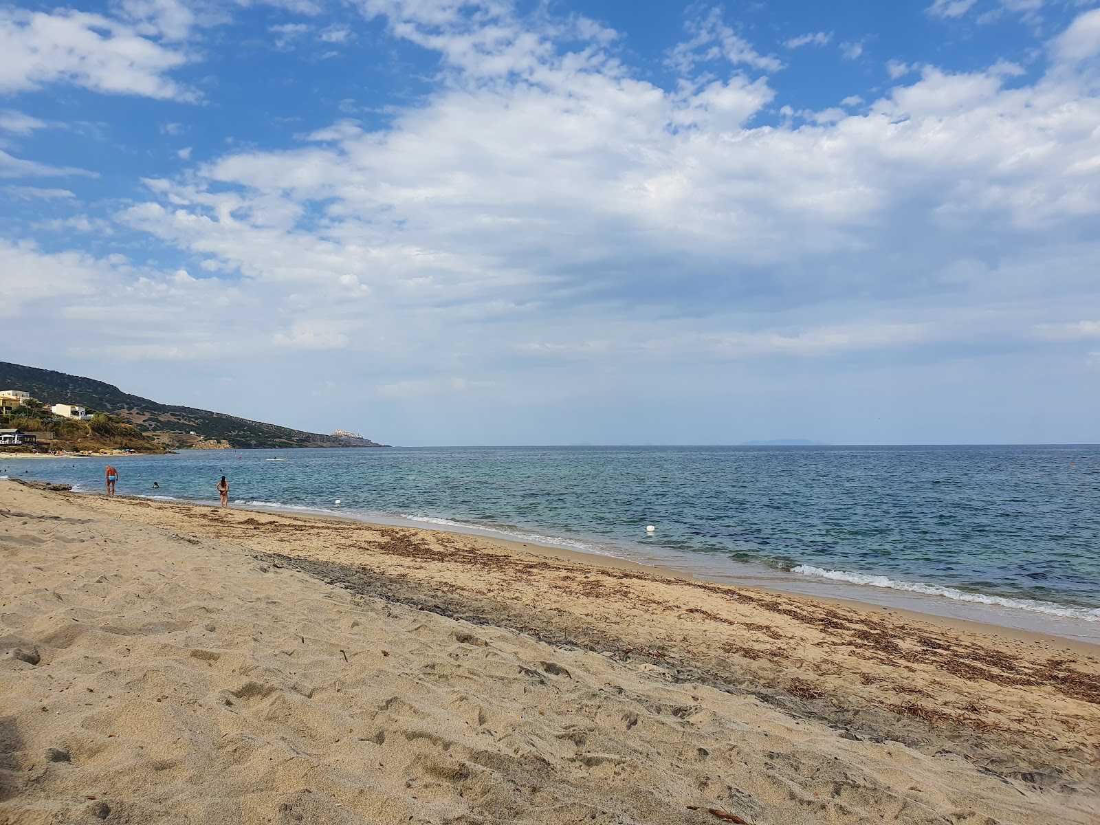 Spiaggia La Ciaccia'in fotoğrafı - rahatlamayı sevenler arasında popüler bir yer