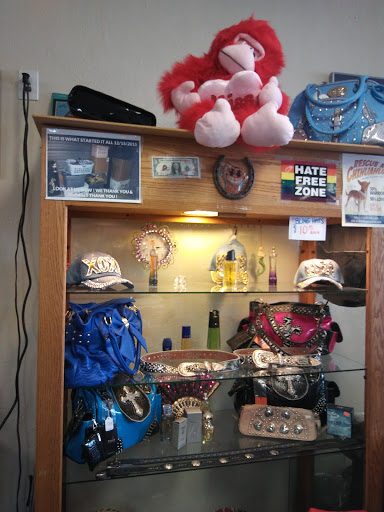 Home Goods Store «Paws & Claws Thrift Store», reviews and photos, 132 E Broad St, Groveland, FL 34736, USA