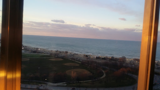 Department Store «Barneys New York, Chicago», reviews and photos, 15 E Oak St, Chicago, IL 60611, USA