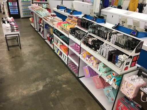 Clothing Store «Old Navy», reviews and photos, 3131 E Main St, Mohegan Lake, NY 10547, USA