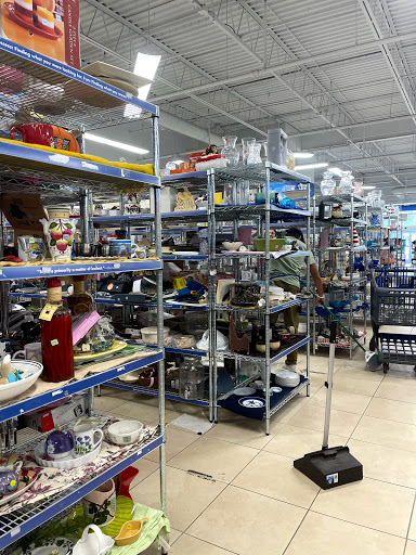 Thrift Store «Goodwill Avon Store & Donation Station», reviews and photos, 260 W Main St, Avon, CT 06001, USA