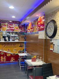 Atmosphère du Pizzeria DELIZIOSA PIZZA and restaurant à Paris - n°2