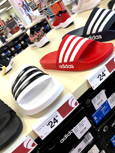 Shoe Store «Famous Footwear», reviews and photos, 1309 S Park St, Carrollton, GA 30117, USA