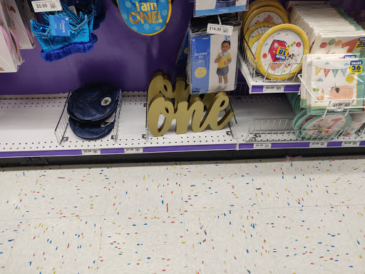 Shopping Mall «Crossroads Shopping Center», reviews and photos, 229 Hartford Ave, Bellingham, MA 02019, USA