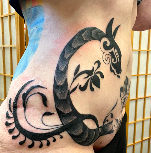 Tattoo Shop «Madame Lazonga Tattoo», reviews and photos, 1529 Western Ave, Seattle, WA 98101, USA