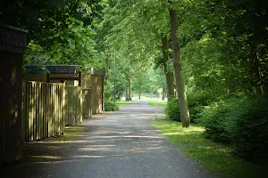 an den Wehranlagen Park image