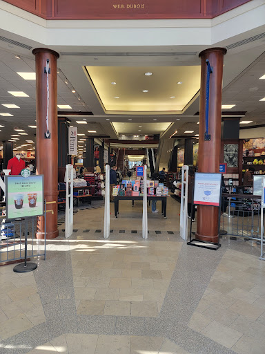 Book Store «University of Pennsylvania Bookstore», reviews and photos, 3601 Walnut St, Philadelphia, PA 19104, USA