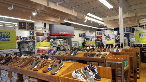 Marine Supply Store «West Marine», reviews and photos, 2122 Didonato Dr, Chester, MD 21619, USA