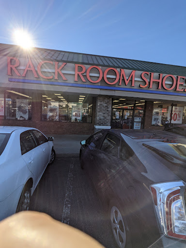 Shoe Store «Rack Room Shoes», reviews and photos, 2809 Battleground Ave, Greensboro, NC 27455, USA
