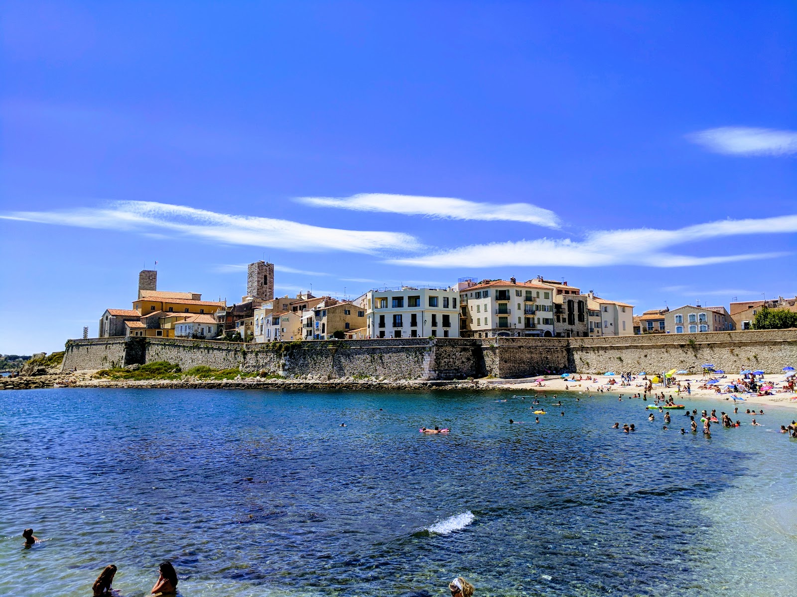 Foto de Plage de la Gravette área de servicios