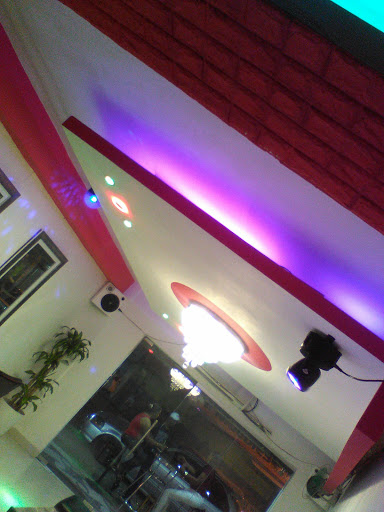 ydenisse beauty lounge