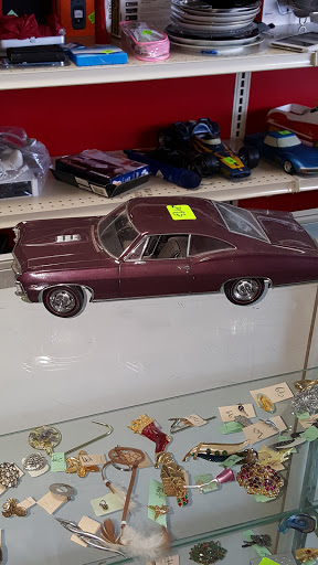 Thrift Store «The Salvation Army Family Store & Donation Center», reviews and photos, 1035 E Rand Rd, Arlington Heights, IL 60004, USA