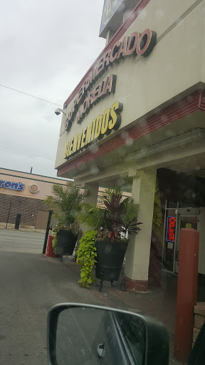 Supermarket «Morelia Supermarket Inc», reviews and photos, 4833 W Diversey Ave, Chicago, IL 60639, USA