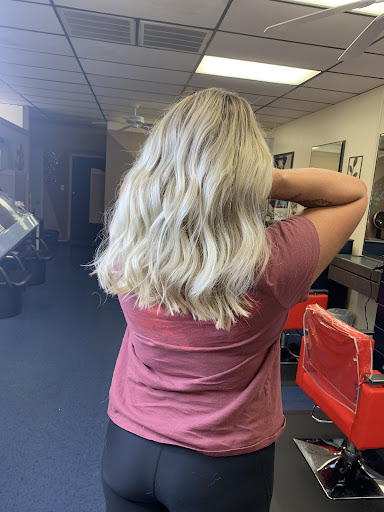 Hair Salon «Mane Attraction Hair Salon», reviews and photos, 1236 County Rd 1, Dunedin, FL 34698, USA