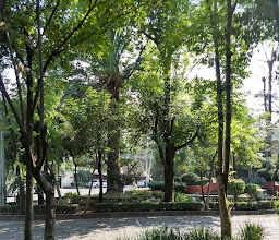 Reyna Esq León Felipe photo