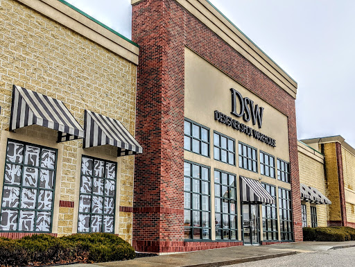 Shoe Store «DSW Designer Shoe Warehouse», reviews and photos, 12160 Blue Valley Pkwy, Overland Park, KS 66213, USA
