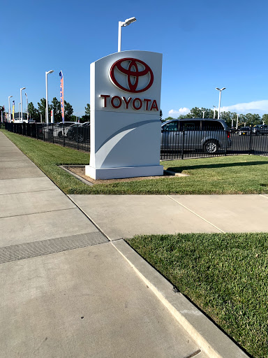 Car Dealer «Yuba City Toyota», reviews and photos, 955 Harter Pkwy, Yuba City, CA 95993, USA
