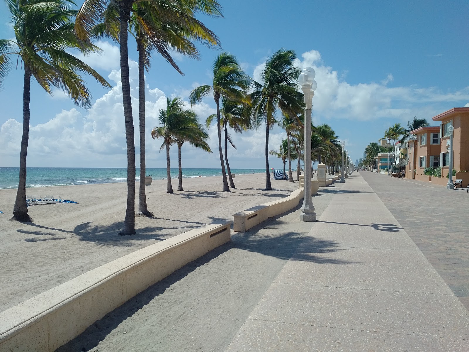 Hollywood beach'in fotoğrafı - rahatlamayı sevenler arasında popüler bir yer