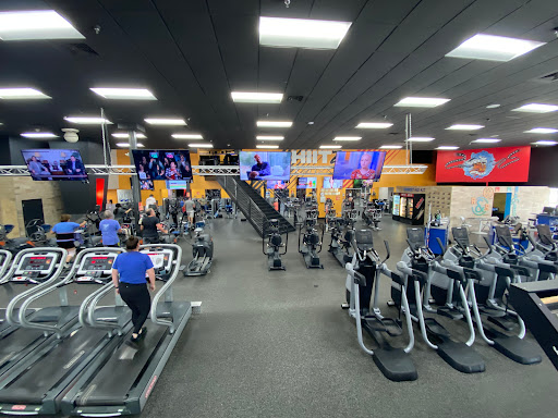 Health Club «Crunch - Carrollwood», reviews and photos, 15798 N Dale Mabry Hwy, Tampa, FL 33618, USA