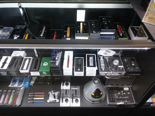 Tobacco Shop «407 Smoke Shop», reviews and photos, 4316 Curry Ford Rd, Orlando, FL 32806, USA