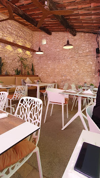 Atmosphère du Restaurant italien Restaurant Karine à Eygalières - n°7