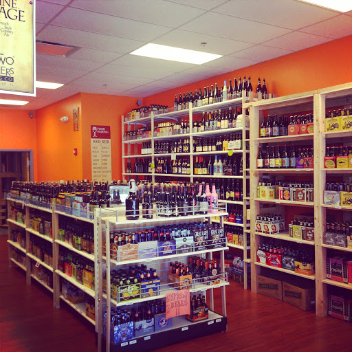 Liquor Store «The Craft Beer Store Libertyville», reviews and photos, 107 W Church St, Libertyville, IL 60048, USA