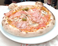 Pizza du Restaurant Le Basilic à Le Bugue - n°2