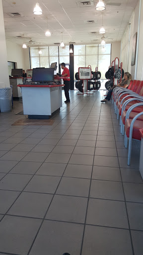 Tire Shop «Discount Tire Store - Queen Creek, AZ», reviews and photos, 21505 S Ellsworth Loop, Queen Creek, AZ 85142, USA
