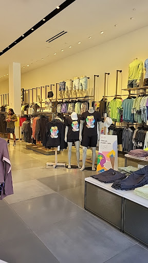 Sportswear Store «lululemon», reviews and photos, 710 Americana Way, Glendale, CA 91210, USA