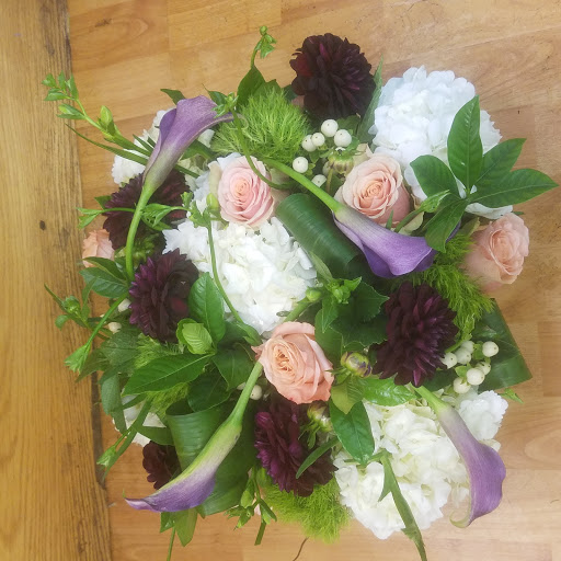 Florist «Alborada Florist», reviews and photos, 17 Huguenot St, New Rochelle, NY 10801, USA