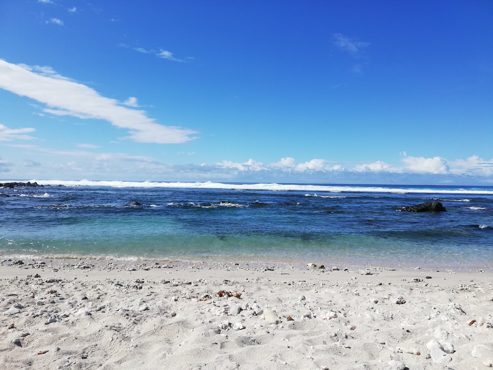 Foto di Terre Sainte beach con baia piccola