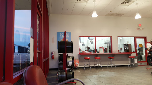 Tire Shop «Discount Tire Store - Mesa, AZ», reviews and photos, 2030 S Country Club Dr, Mesa, AZ 85210, USA