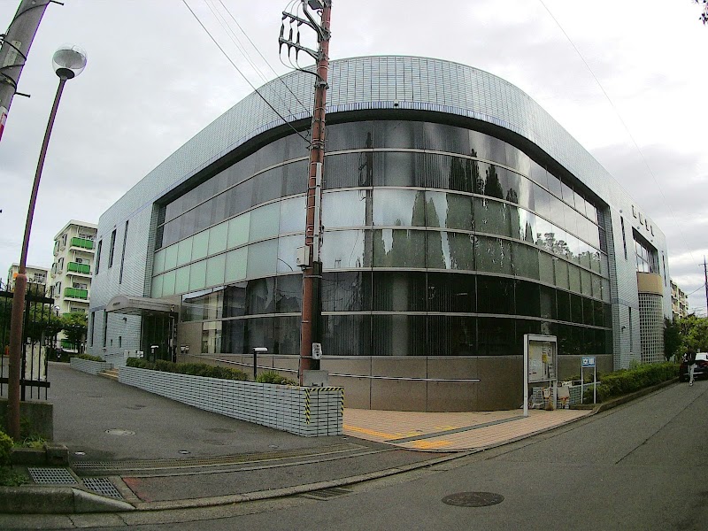 平塚市西図書館 神奈川県平塚市山下 図書館 図書館 グルコミ