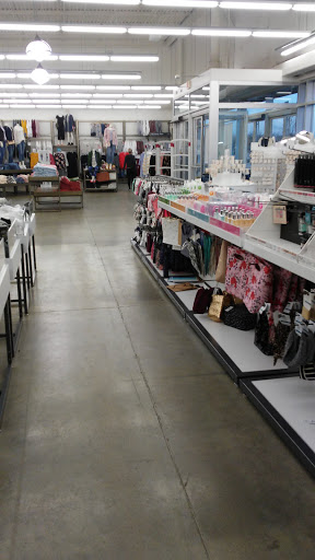 Clothing Store «Old Navy», reviews and photos, 3687 Stone Creek Blvd, Cincinnati, OH 45251, USA