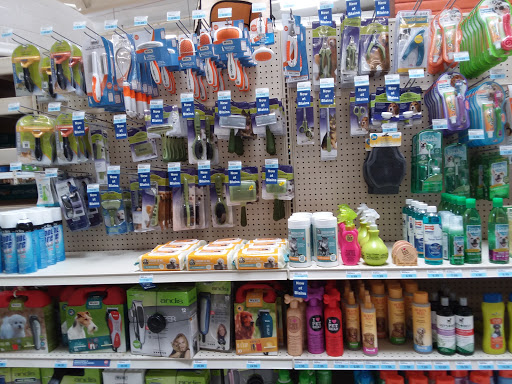 Pet Supply Store «Mounds Pet Food Warehouse», reviews and photos, 2110 S Stoughton Rd, Madison, WI 53716, USA